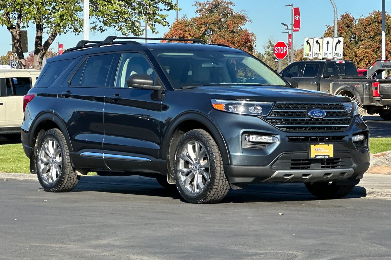 Certified 2023 Ford Explorer XLT w/ Equipment Group 202A AWD/4WD image 9