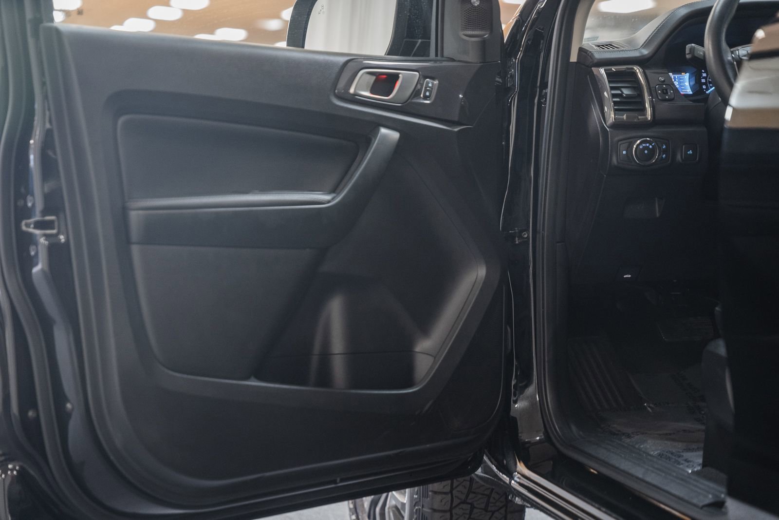 Certified 2019 Ford Ranger Lariat w/ Equipment Group 501A Mid image 47