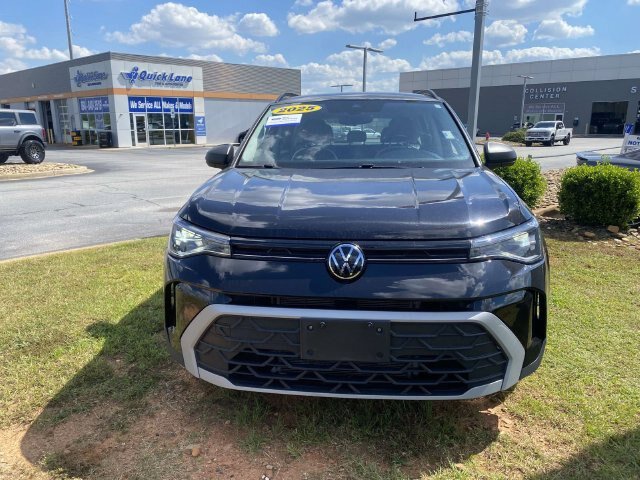 Used 2025 Volkswagen Taos S FWD image 2