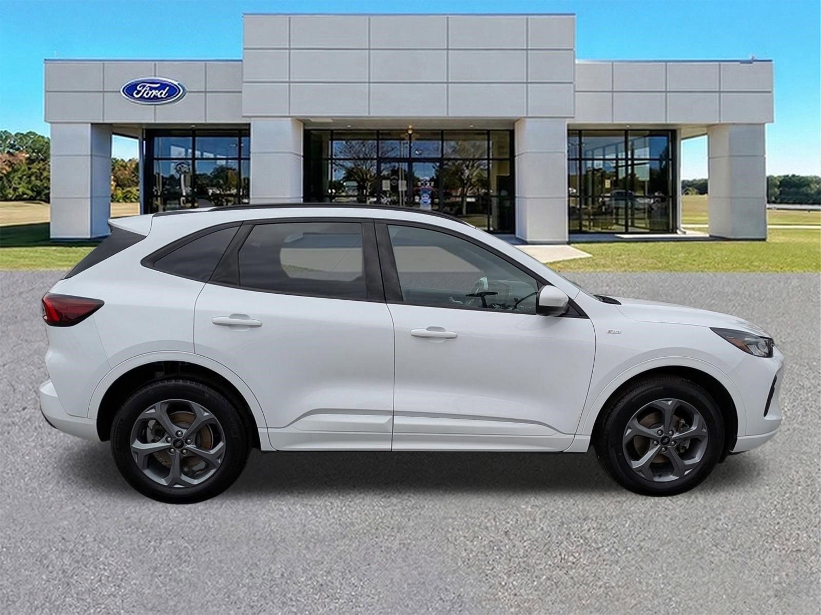 Certified 2023 Ford Escape ST-Line Select w/ Tech Pack #2 image 6