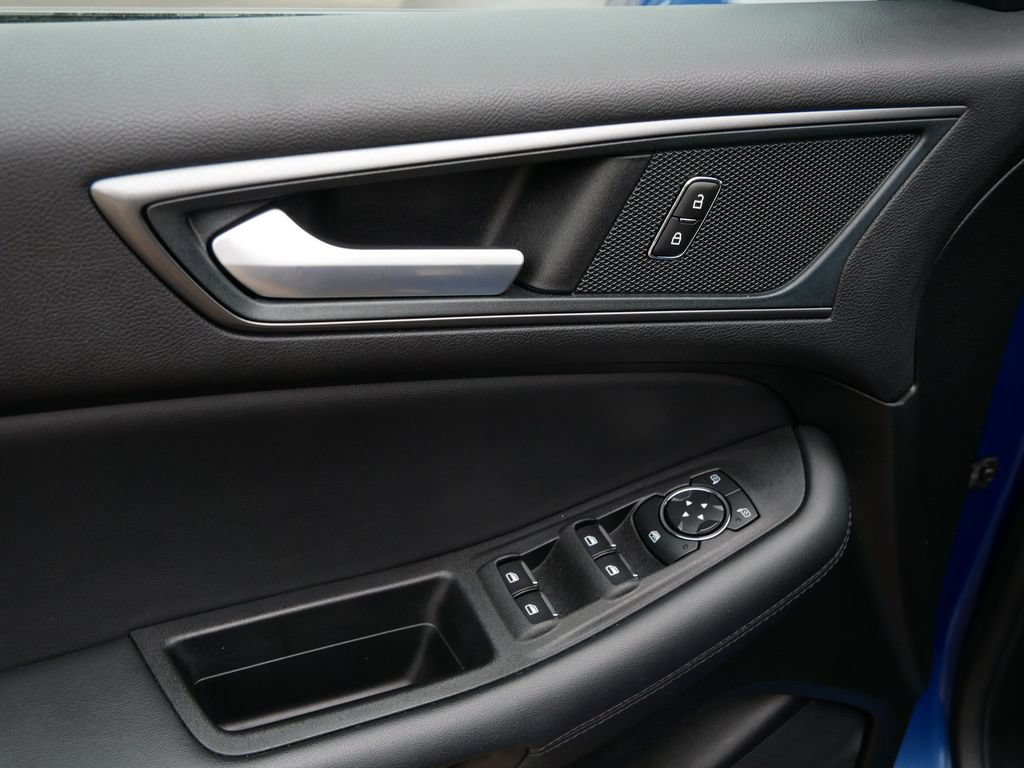 Certified 2024 Ford Edge SE w/ Black Appearance Package AWD/4WD image 15