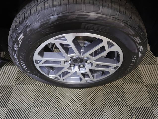 Certified 2025 Ford Expedition Active AWD/4WD image 36