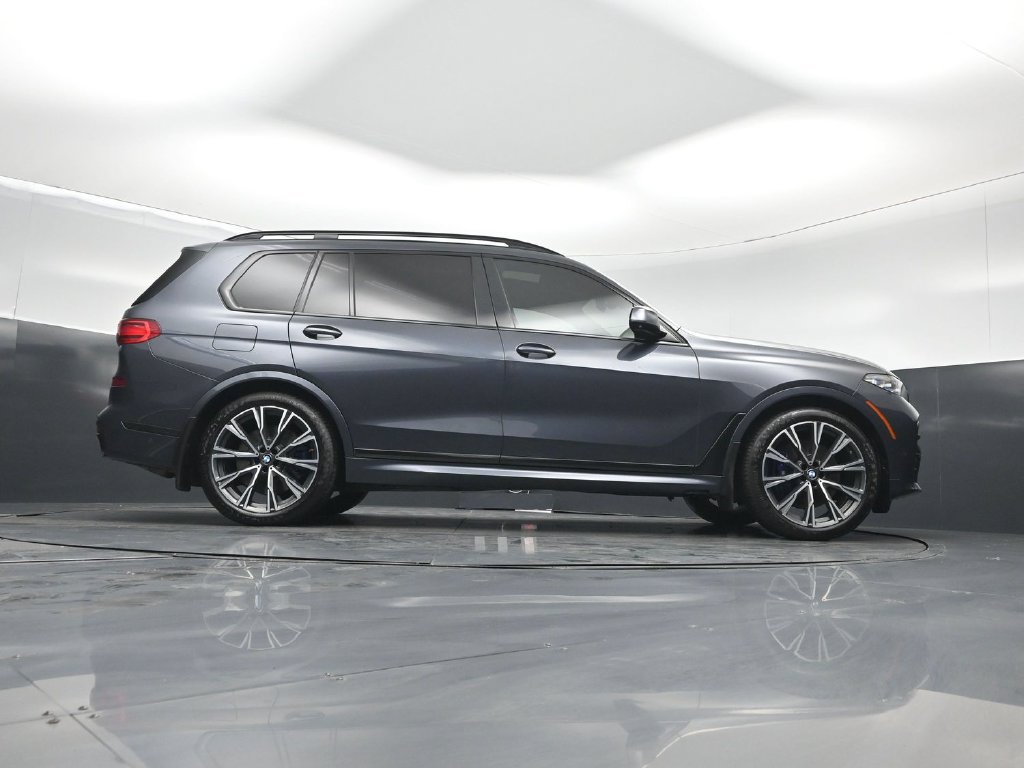 Used 2020 BMW X7 M50i w/ Dynamic Handling Package AWD/4WD image 47
