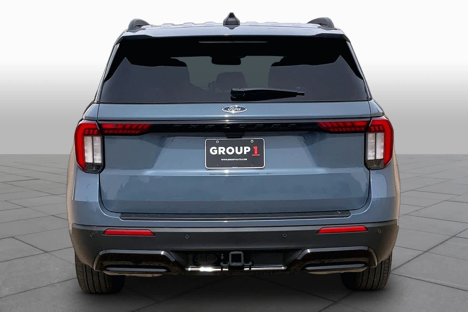 Certified 2025 Ford Explorer ST-Line w/ Premium Package RWD image 5