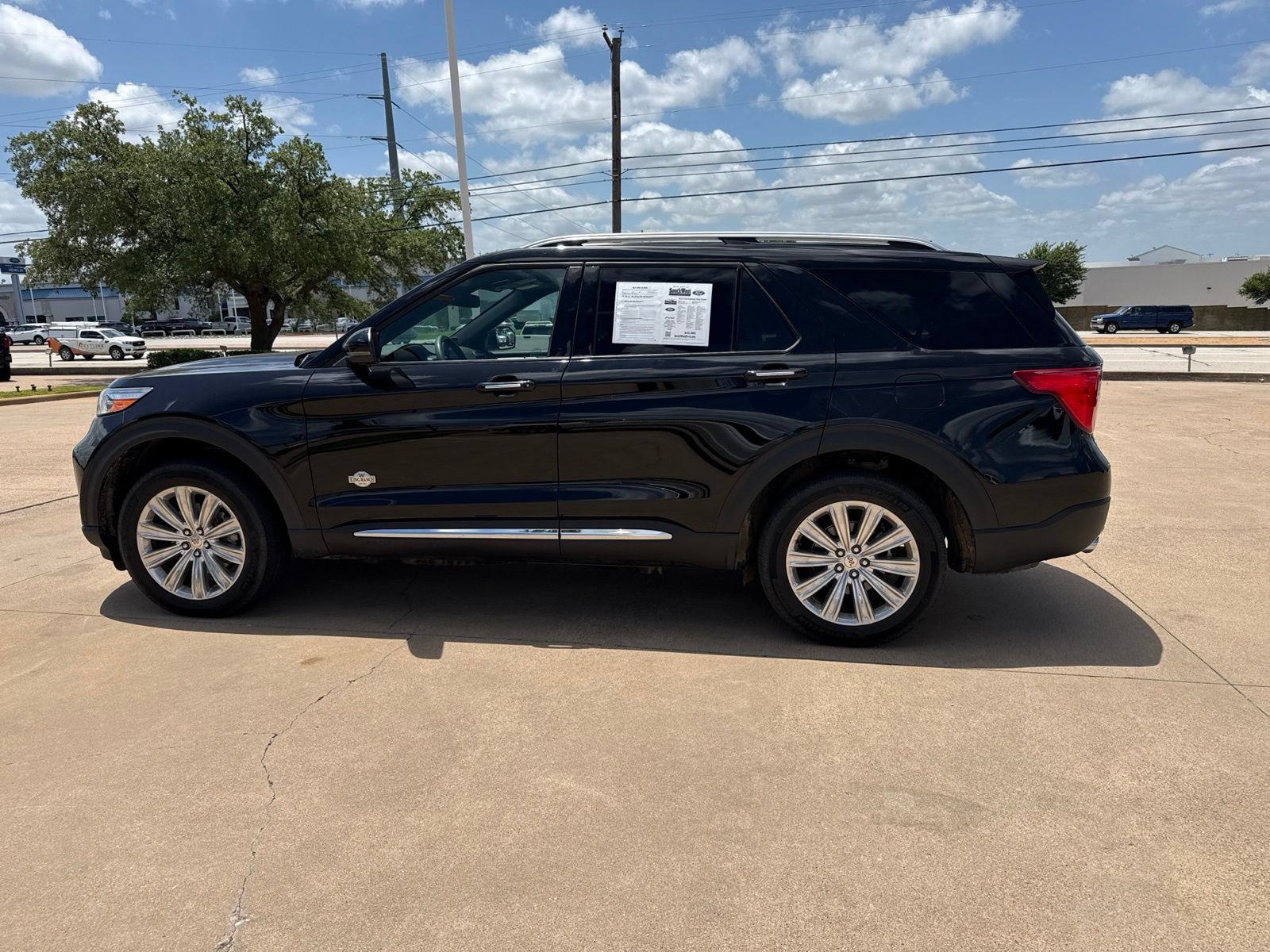 Certified 2023 Ford Explorer King Ranch w/ Technology Package AWD/4WD image 4
