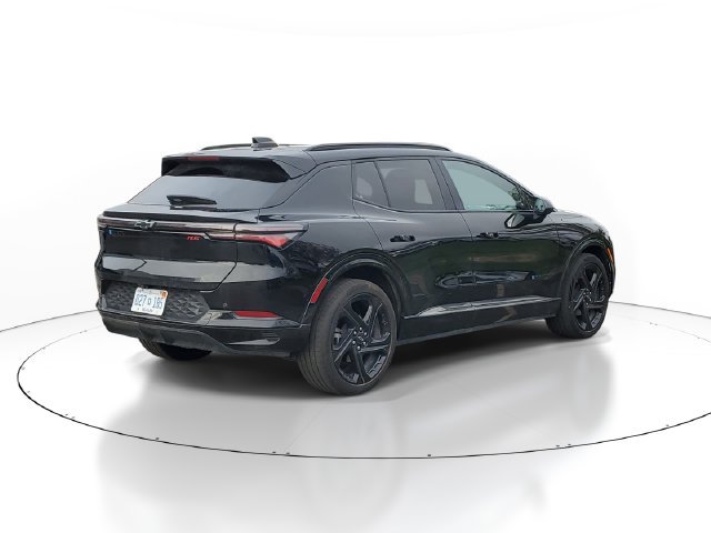 Used 2024 Chevrolet Equinox EV RS FWD image 3