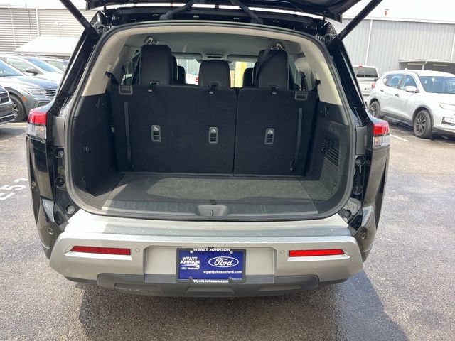 Used 2024 Nissan Pathfinder SL FWD image 15