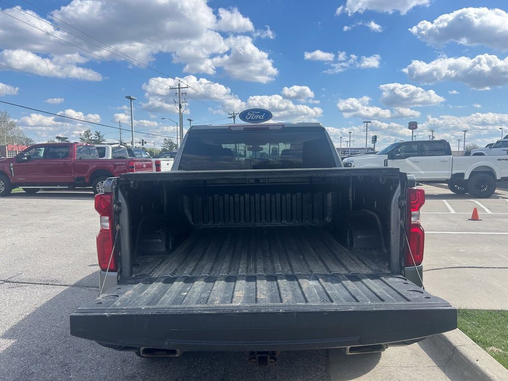 Used 2022 Chevrolet Silverado 1500 LT Trail Boss w/ LPO, Dark Essentials Package AWD/4WD image 16