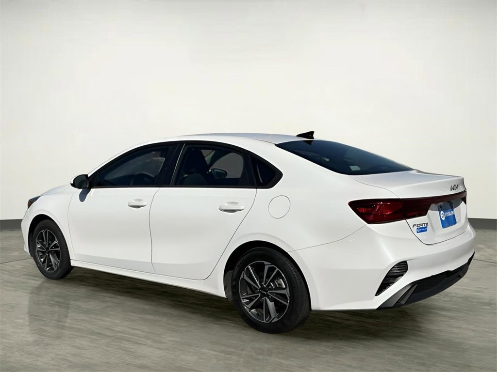 Used 2024 Kia Forte LXS image 4