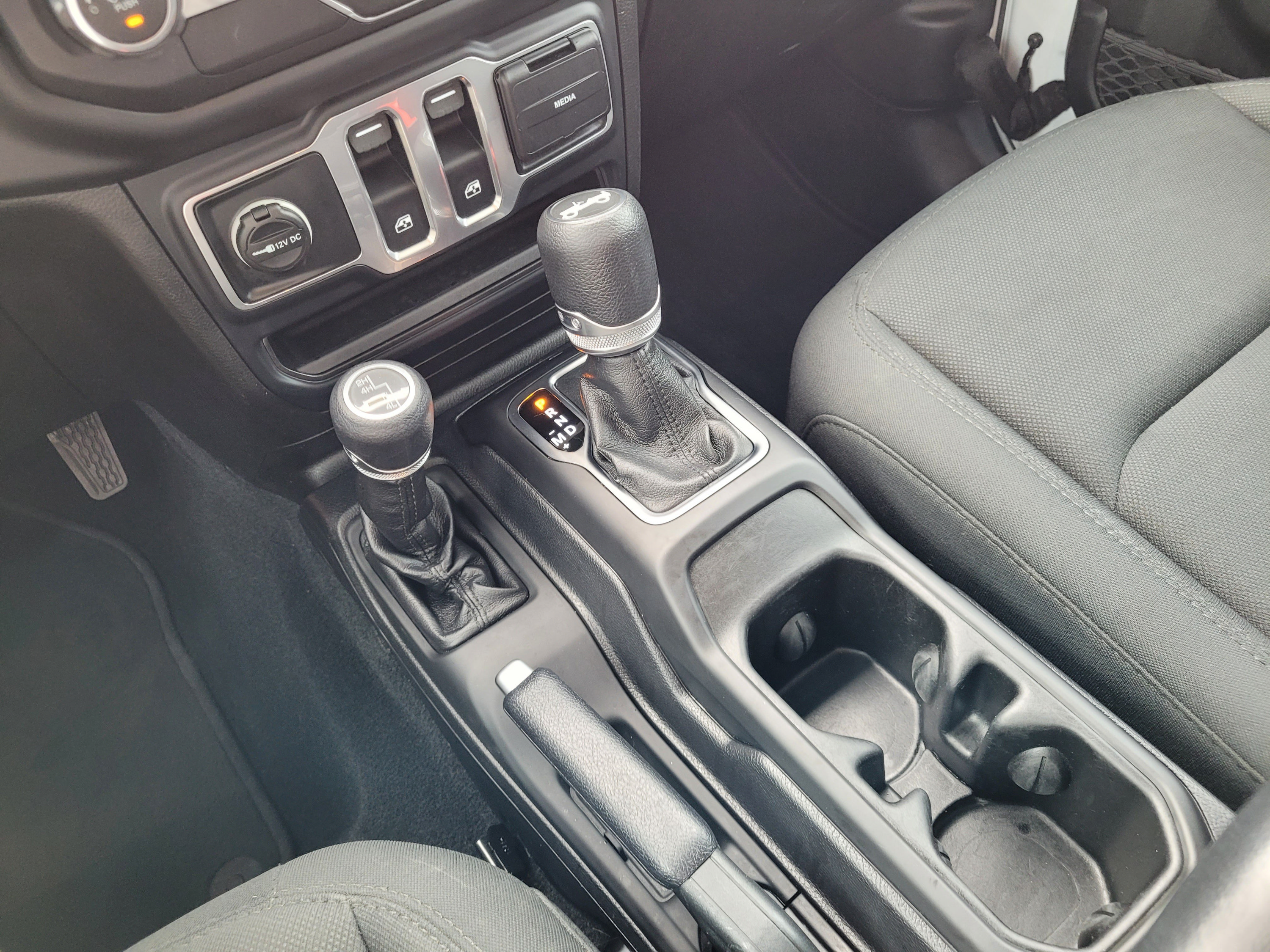 Used 2019 Jeep Wrangler Sport AWD/4WD image 23