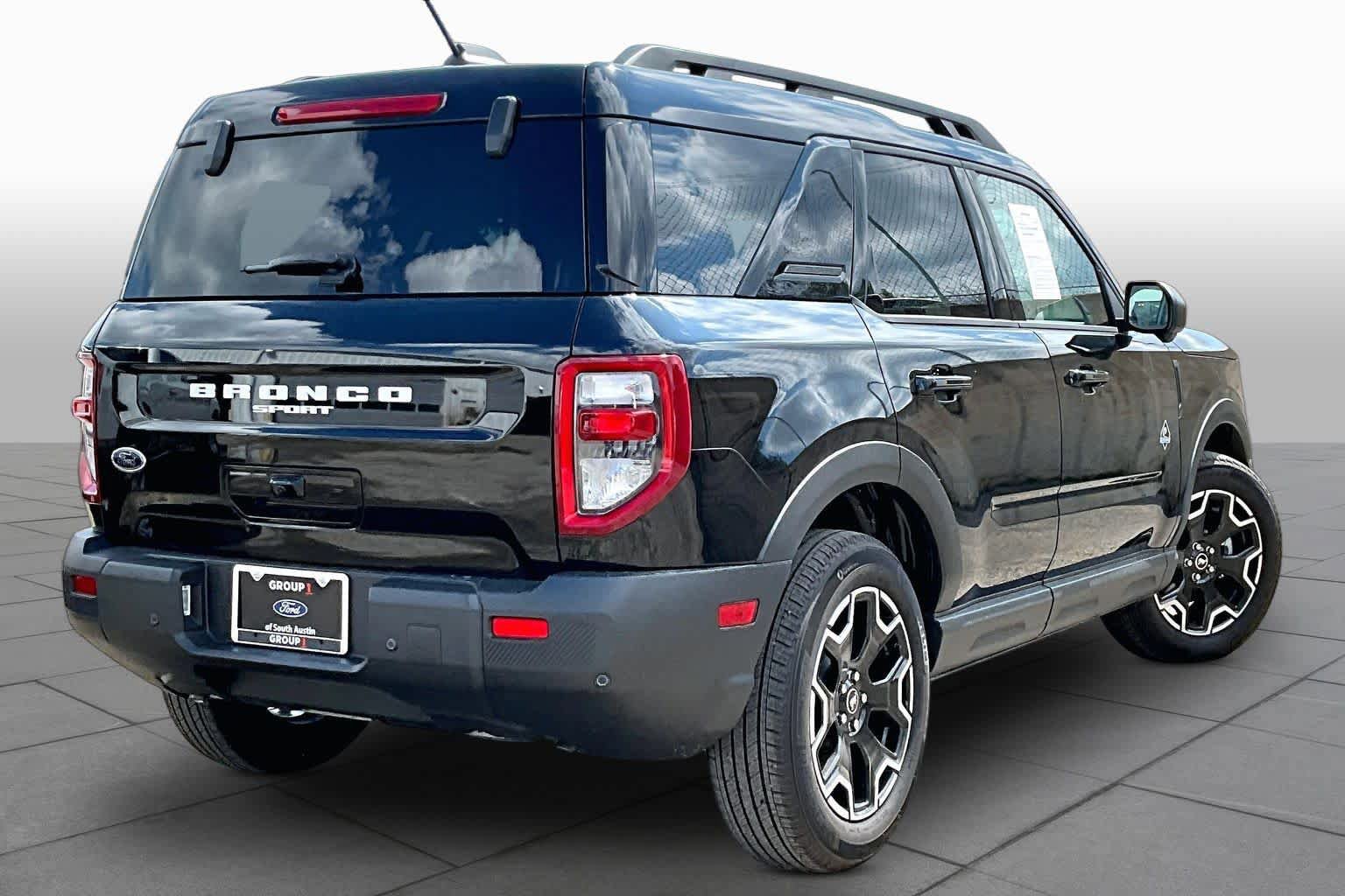Certified 2025 Ford Bronco Sport Outer Banks w/ Outer Banks Tech Package+ AWD/4WD image 13