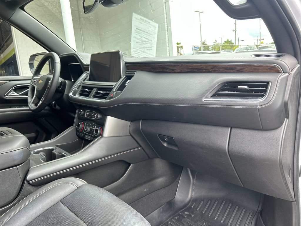 Used 2022 Chevrolet Suburban Premier RWD image 16