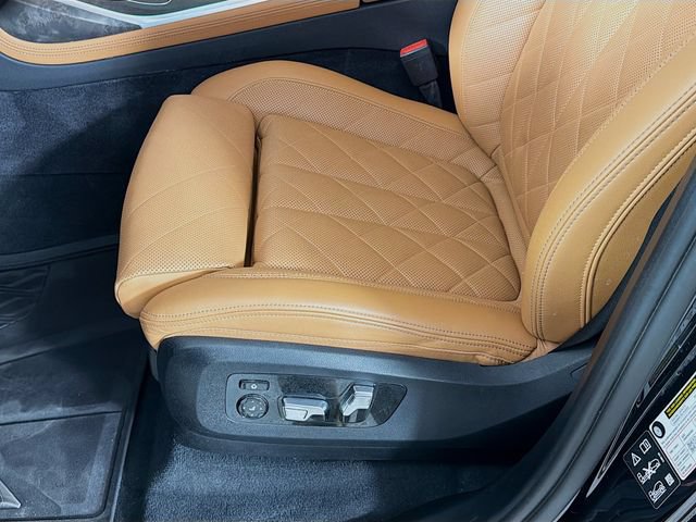 Used 2024 BMW X7 xDrive40i w/ Premium Package AWD/4WD image 21