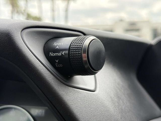 Used 2019 Lexus UX 200 w/ Premium Package FWD image 26