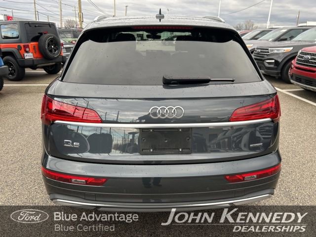 Used 2021 Audi Q5 2.0T Premium w/ Convenience Package image 3
