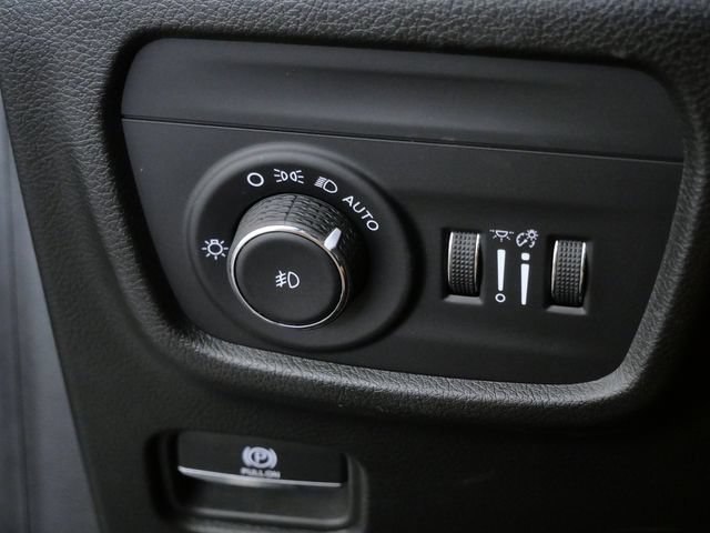 Used 2023 Jeep Grand Cherokee L Summit w/ Luxury Tech Group V AWD/4WD image 29