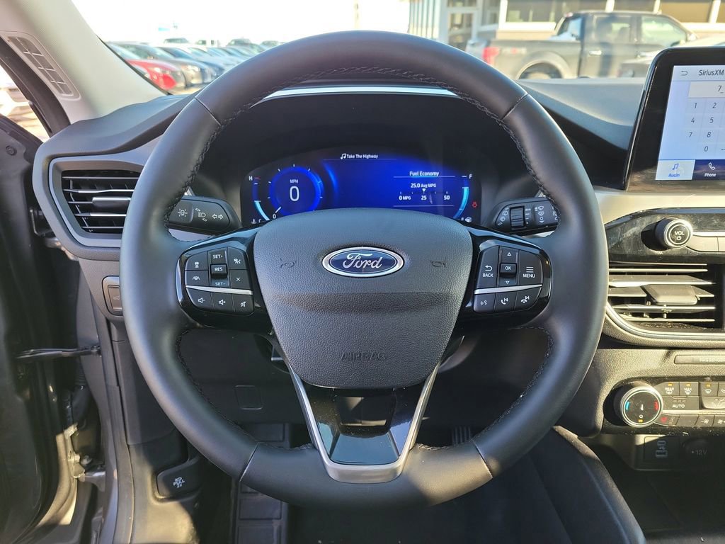 Certified 2022 Ford Escape Titanium w/ Class II Trailer Tow Package image 22