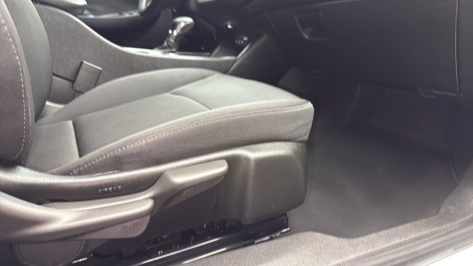 Used 2024 Chevrolet Malibu LT image 25