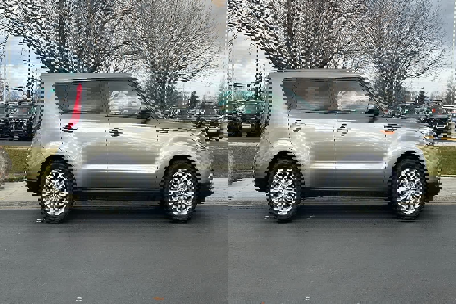 Used 2019 Kia Soul + image 6