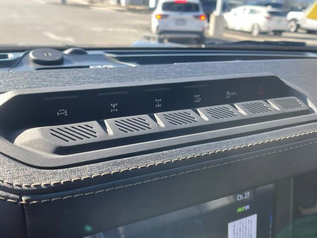 Certified 2025 Ford Bronco Badlands AWD/4WD image 31