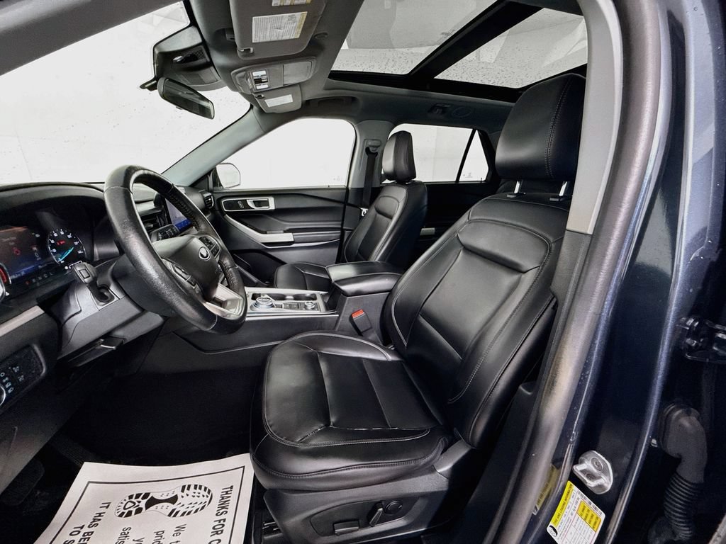 Certified 2023 Ford Explorer XLT w/ Equipment Group 202A AWD/4WD image 2