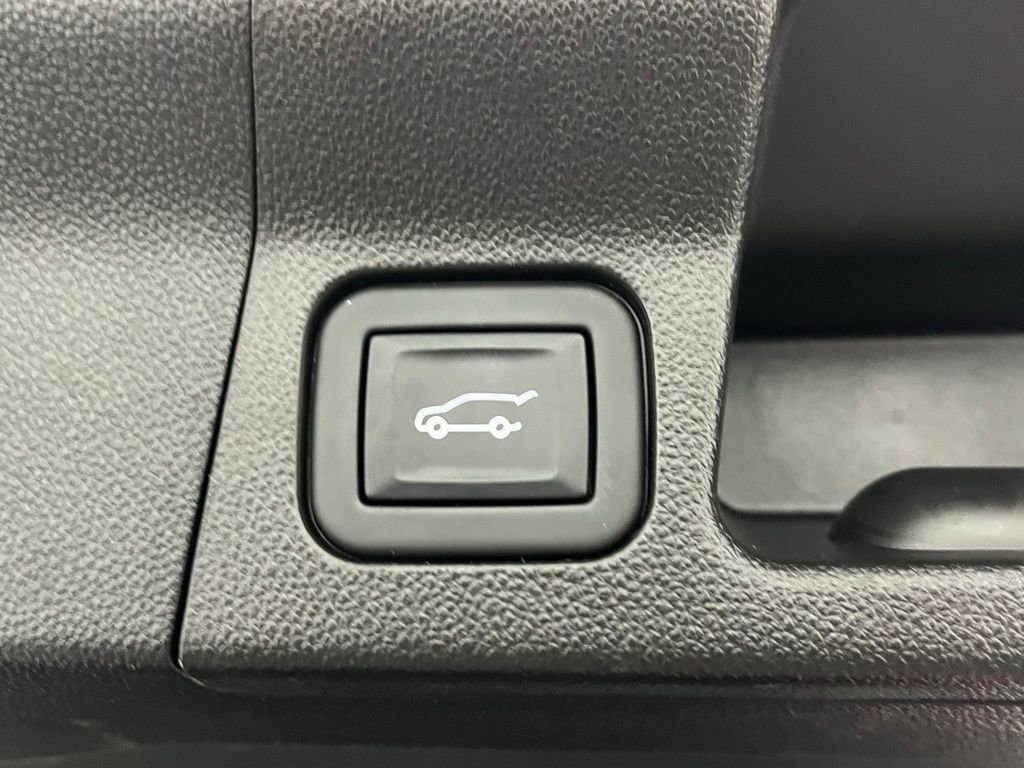 Used 2023 GMC Acadia SLE w/ Driver Convenience Package image 15