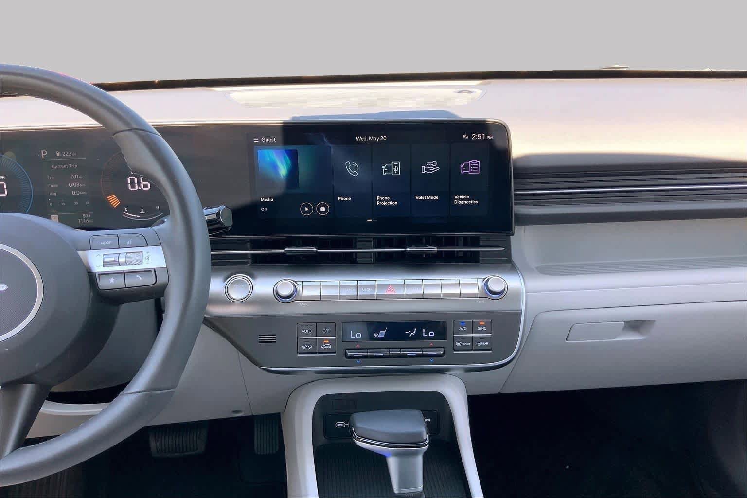 Used 2024 Hyundai Kona SEL FWD image 7