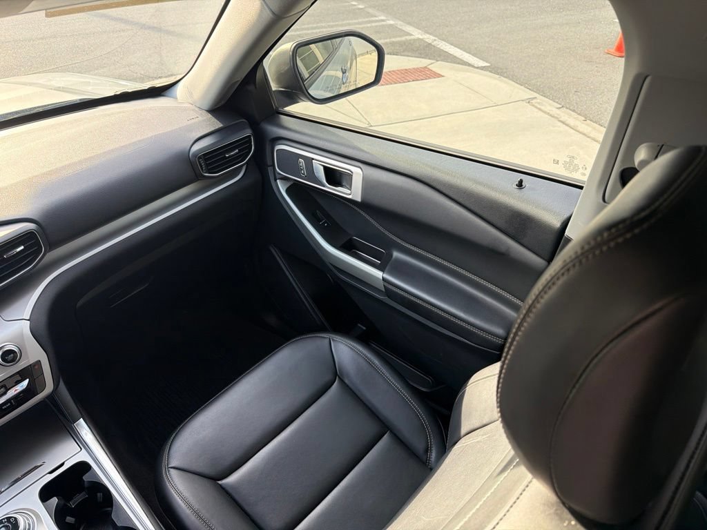 Certified 2023 Ford Explorer XLT w/ Equipment Group 202A RWD image 21