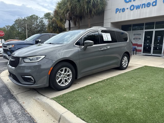 Used 2022 Chrysler Pacifica Touring-L FWD image 8