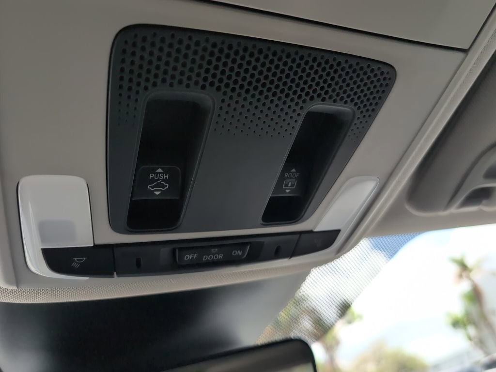 Used 2024 Honda Pilot Touring image 24