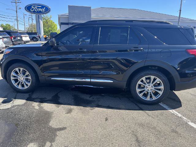 Certified 2022 Ford Explorer XLT w/ Equipment Group 202A AWD/4WD image 5