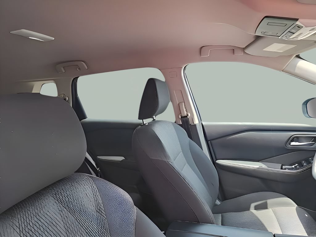 Used 2025 Nissan Rogue SV AWD/4WD image 18