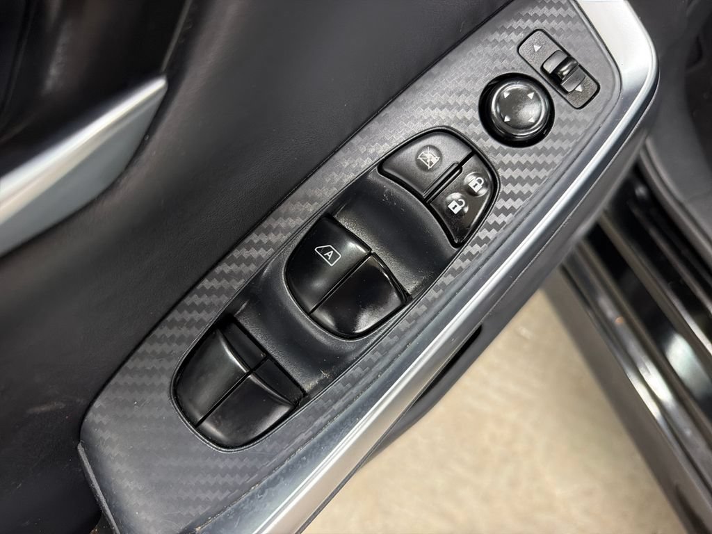 Used 2025 Nissan Sentra SR FWD image 17
