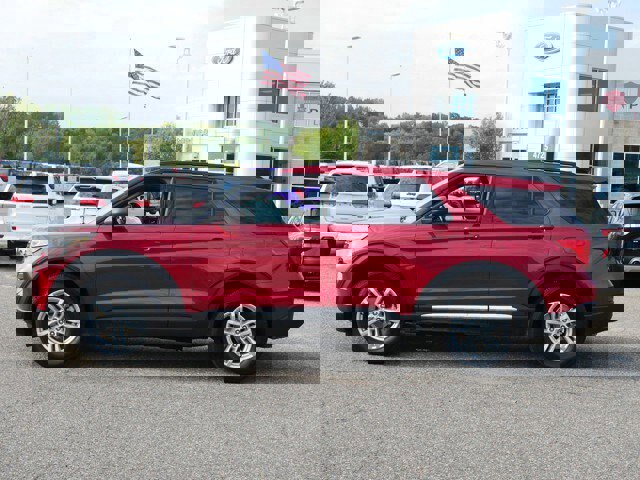 Certified 2022 Ford Explorer XLT w/ Class IV Trailer Tow Package image 2