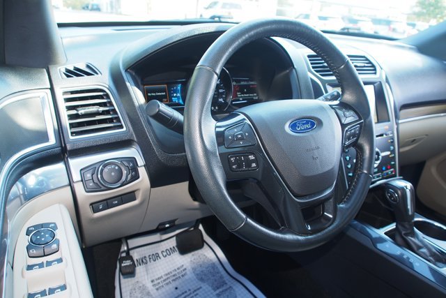Certified 2018 Ford Explorer Limited w/ Equipment Group 301A FWD image 19