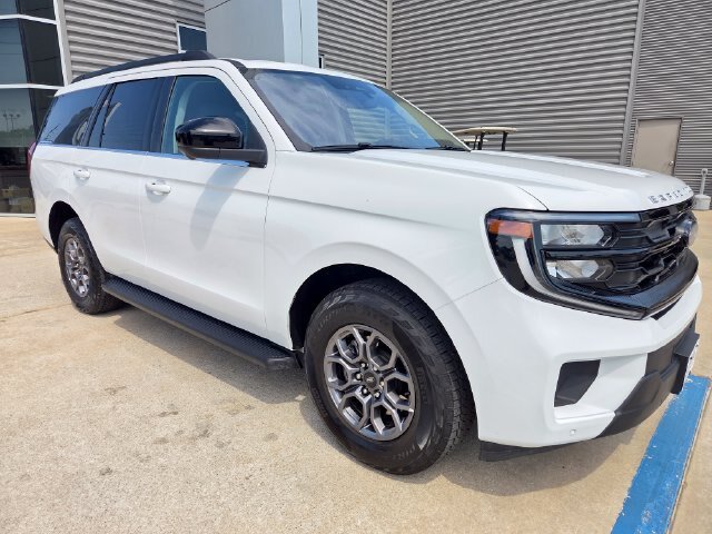 Certified 2025 Ford Expedition Active AWD/4WD image 8