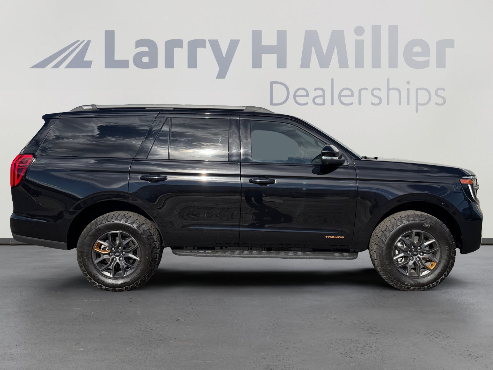Certified 2026 Ford Expedition Tremor AWD/4WD image 6