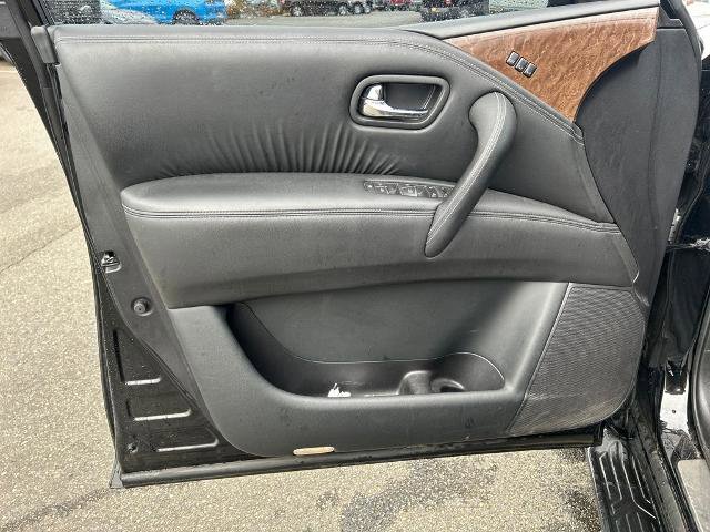 Used 2017 INFINITI QX80 4WD w/ Driver Assistance Package image 17