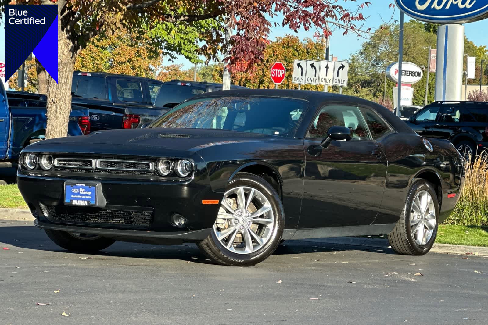 Used 2022 Dodge Challenger SXT w/ Driver Convenience Group image 1