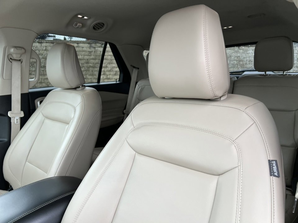 Certified 2022 Ford Explorer XLT w/ Equipment Group 202A image 19