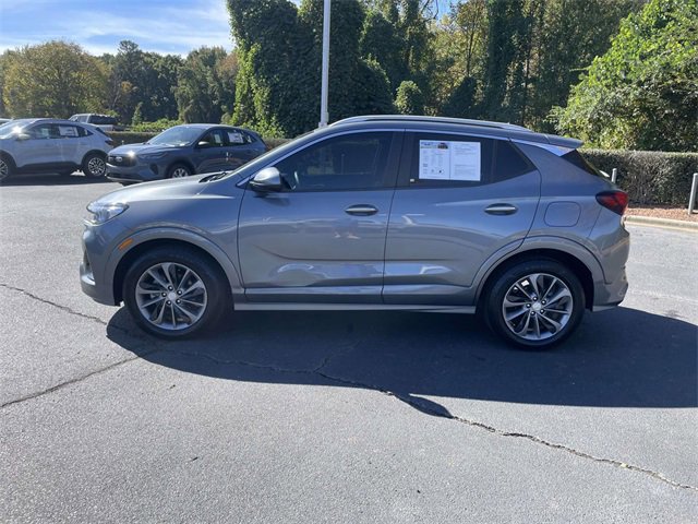 Used 2021 Buick Encore GX Select w/ Sport Touring Package image 3