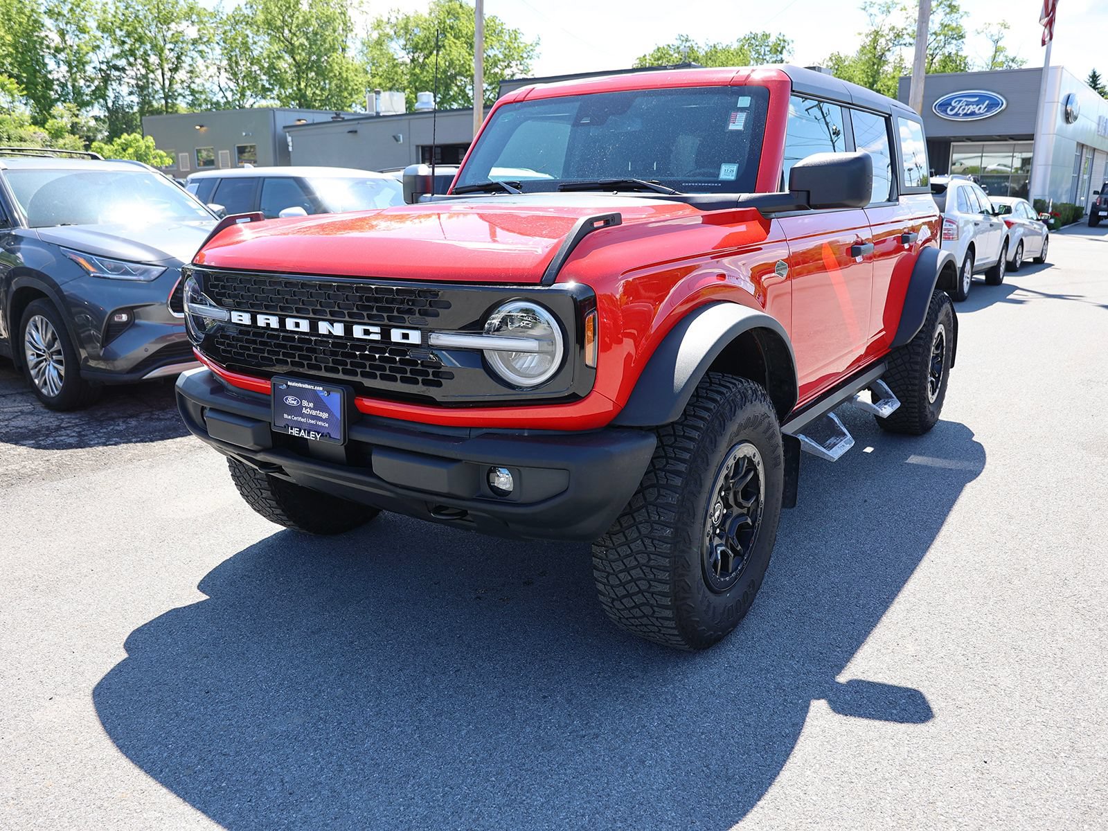 Certified 2022 Ford Bronco Wildtrak AWD/4WD image 3