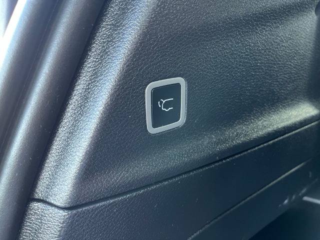 Used 2025 Chrysler Pacifica Limited FWD image 23
