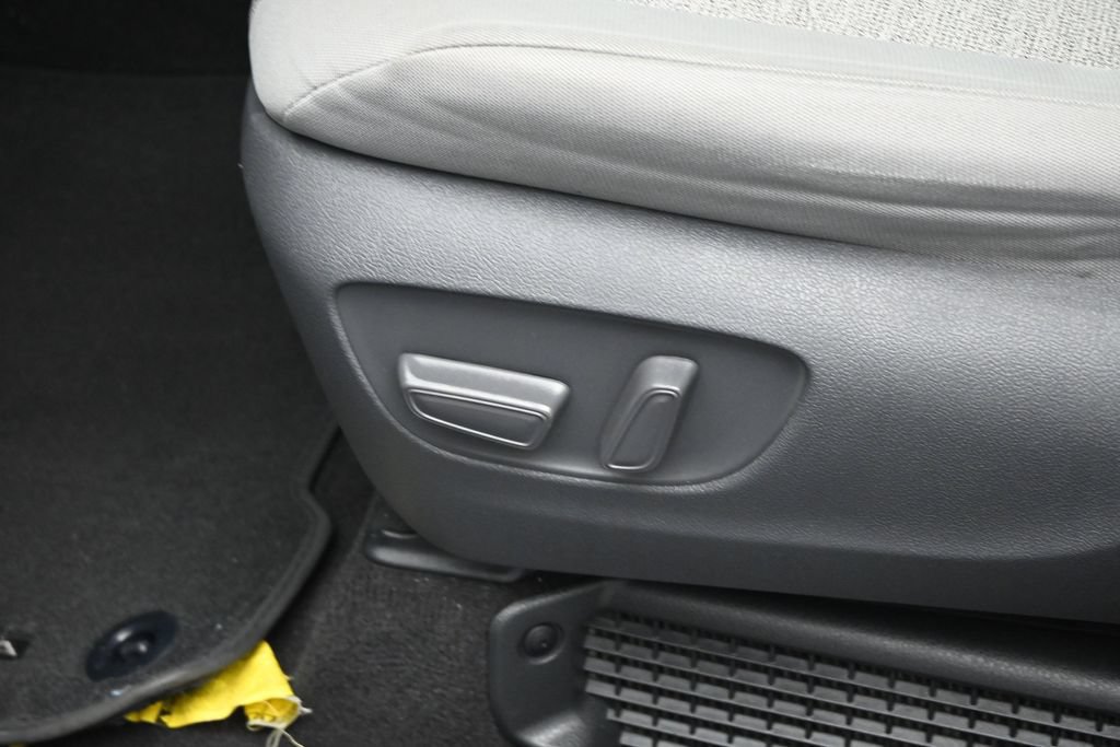 Used 2021 Toyota Sienna LE w/ LE Plus Package FWD image 10