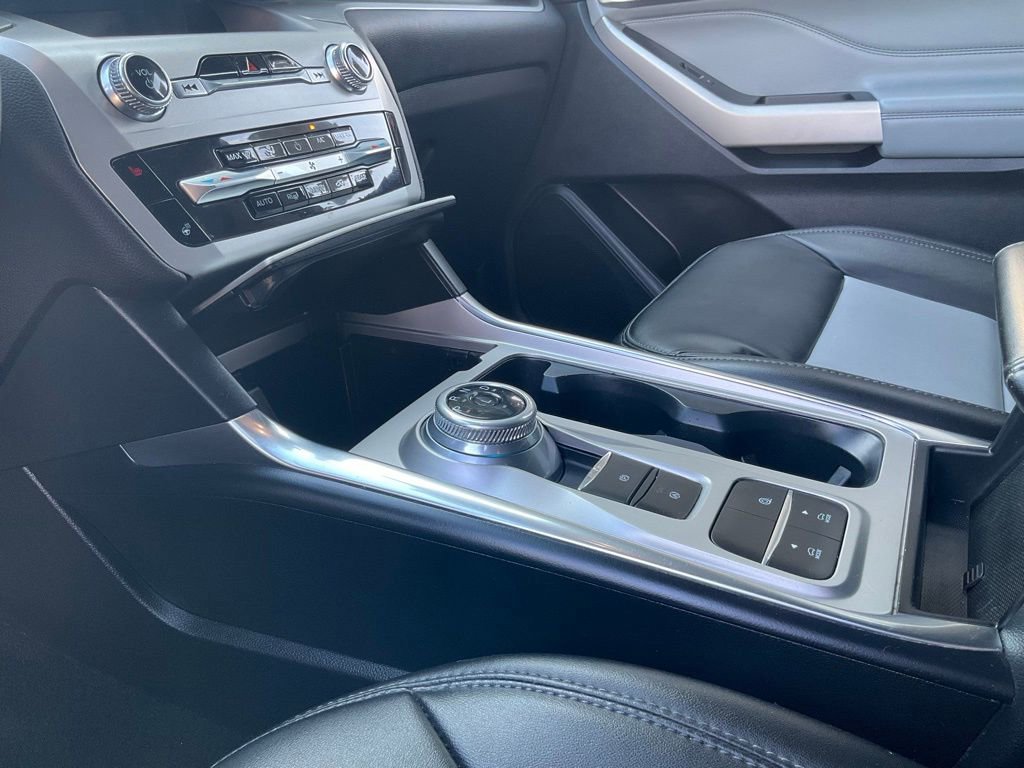 Certified 2022 Ford Explorer XLT w/ Equipment Group 202A image 83