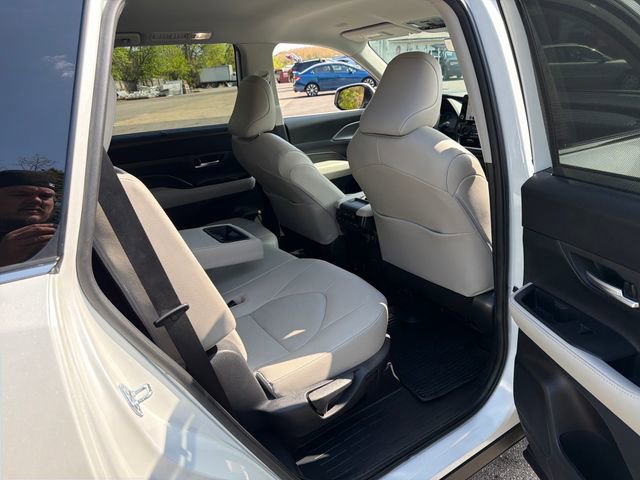 Used 2025 Toyota Grand Highlander AWD Hybrid image 18