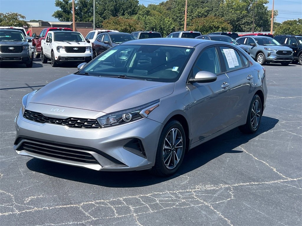 Used 2024 Kia Forte LXS image 3