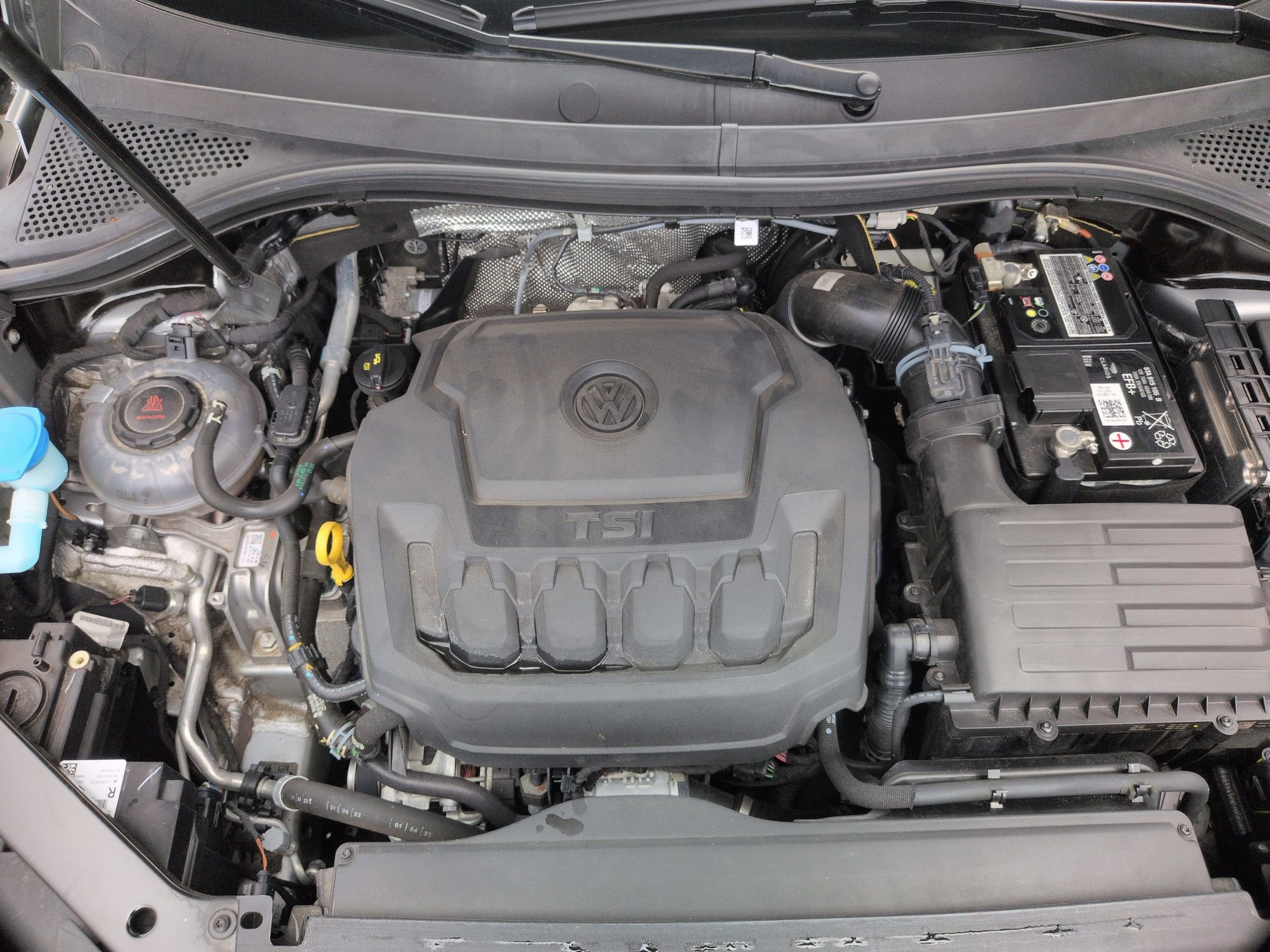 Used 2023 Volkswagen Tiguan SE R-Line FWD image 36