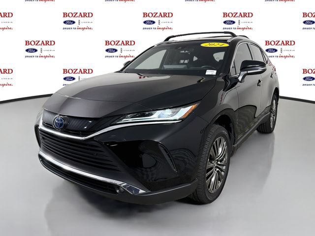 Used 2024 Toyota Venza XLE AWD/4WD image 4
