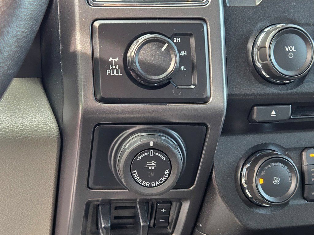 Certified 2018 Ford F150 XLT w/ Equipment Group 302A Luxury AWD/4WD image 28